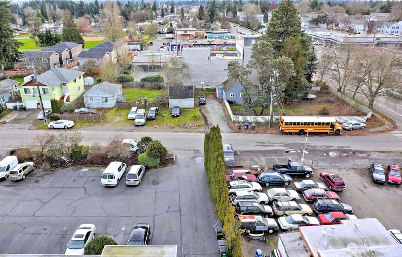 Property photo for 871 SW 135th Street, Burien photo 3