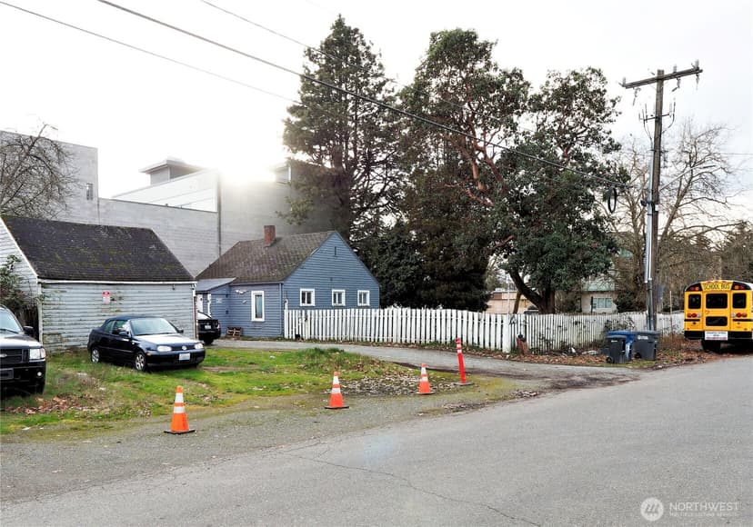 Property photo for 871 SW 135th Street, Burien photo 16