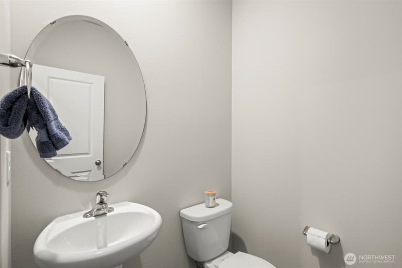 Property photo for 731 NE Cabot Lane, Bremerton photo 8