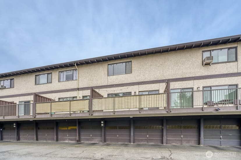 Property photo for 1723 NE 179th Street #3, Shoreline photo 11