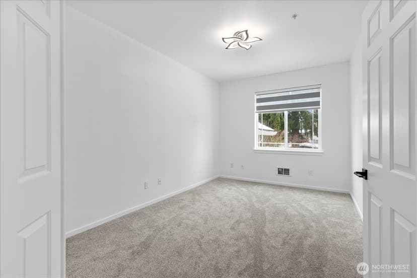 Property photo for 107 164th Street S #3-402, Bothell photo 10