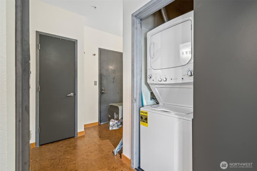 Property photo for 1414 12th Avenue #406, Seattle photo 17