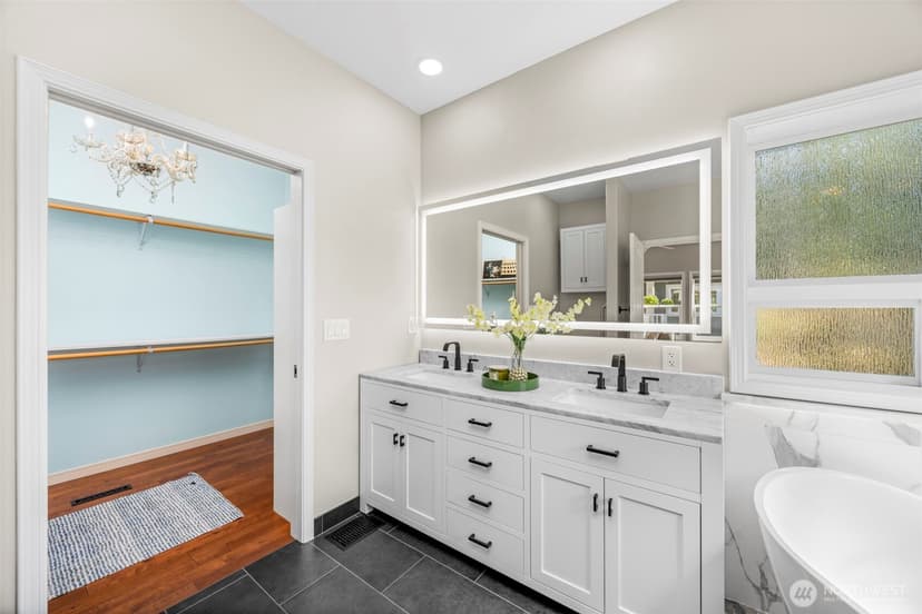 Property photo for 4455 Lakeview Court NW, Bremerton photo 18