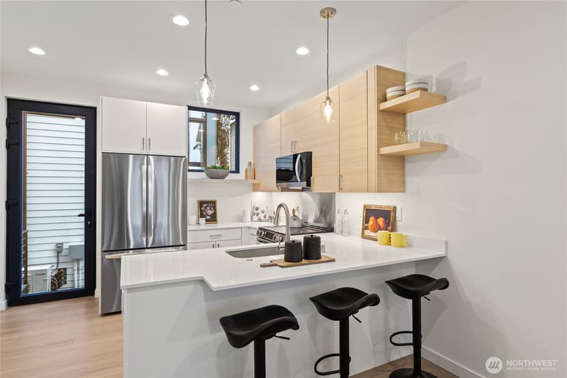 Property photo for 11229 Greenwood Avenue N #C, Seattle photo 7
