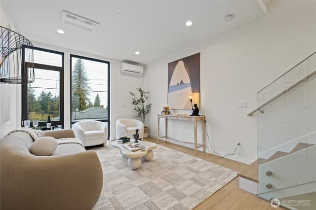 Property photo for 11229 Greenwood Avenue N #C, Seattle photo 4