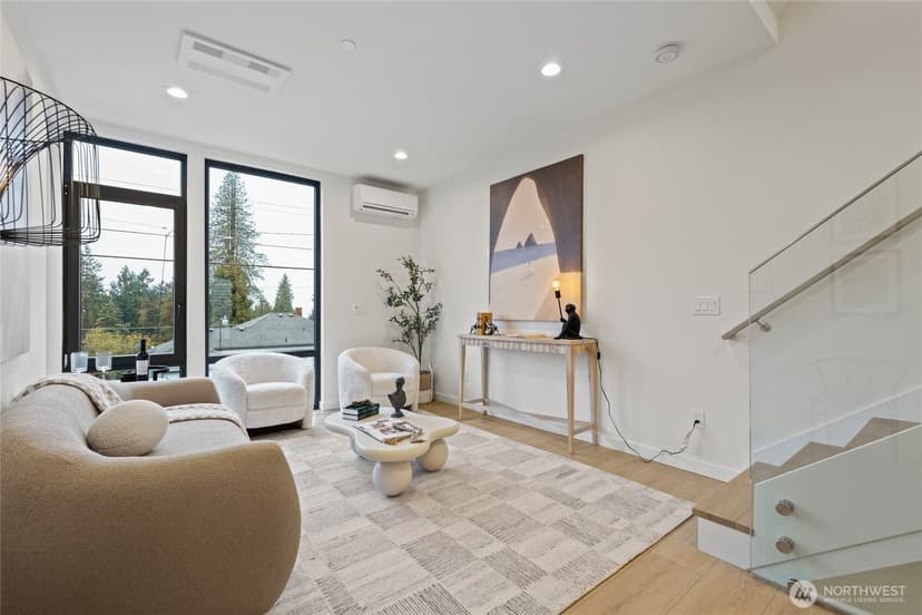 Property photo for 11229 Greenwood Avenue N #C, Seattle photo 4