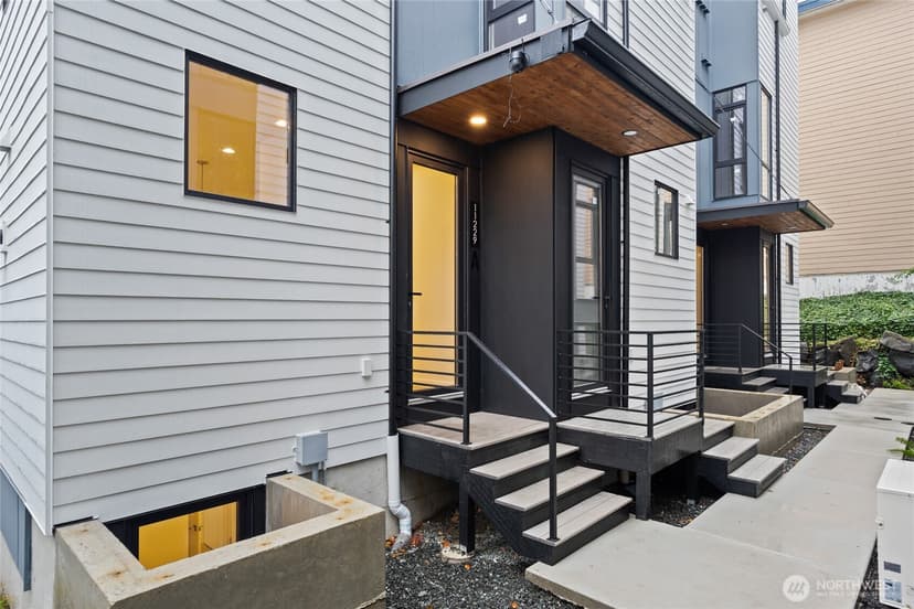 Property photo for 11229 Greenwood Avenue N #C, Seattle photo 2