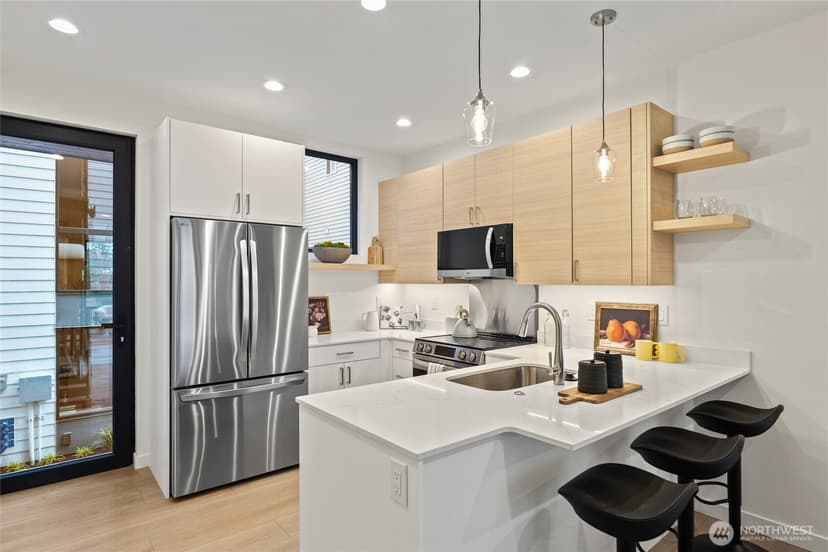 Property photo for 11229 Greenwood Avenue N #C, Seattle photo 8