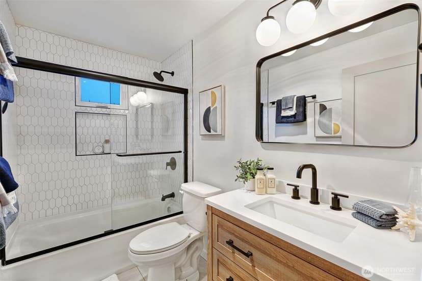 Property photo for 6346 26th Avenue SW, Seattle photo 12