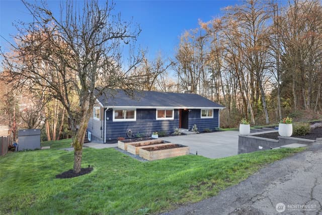 Property photo for 6346 26th Avenue SW, Seattle photo 2