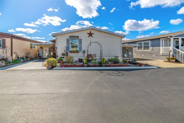 Property photo for 10716 61st Street E #108, Puyallup photo 2