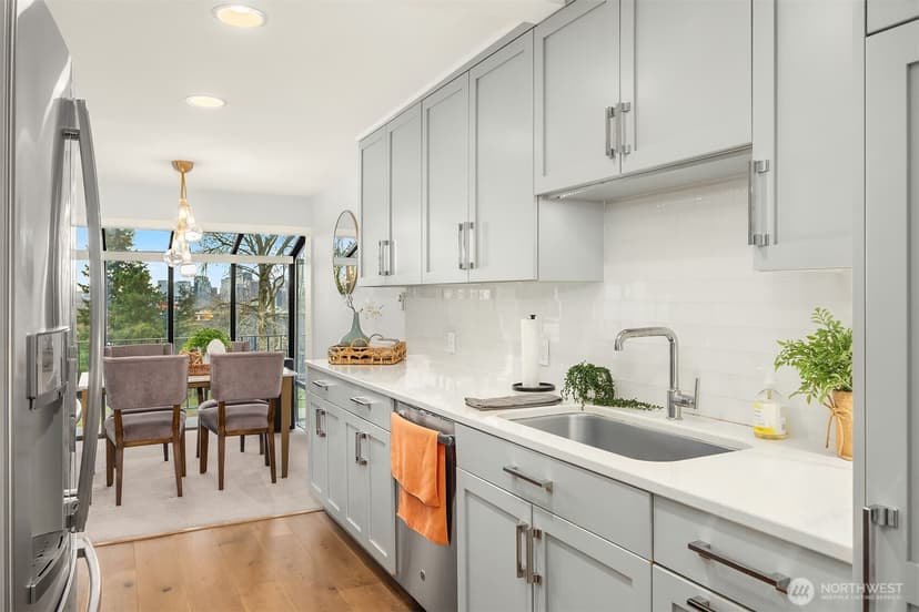 Property photo for 507 Howe Street #A, Seattle photo 8
