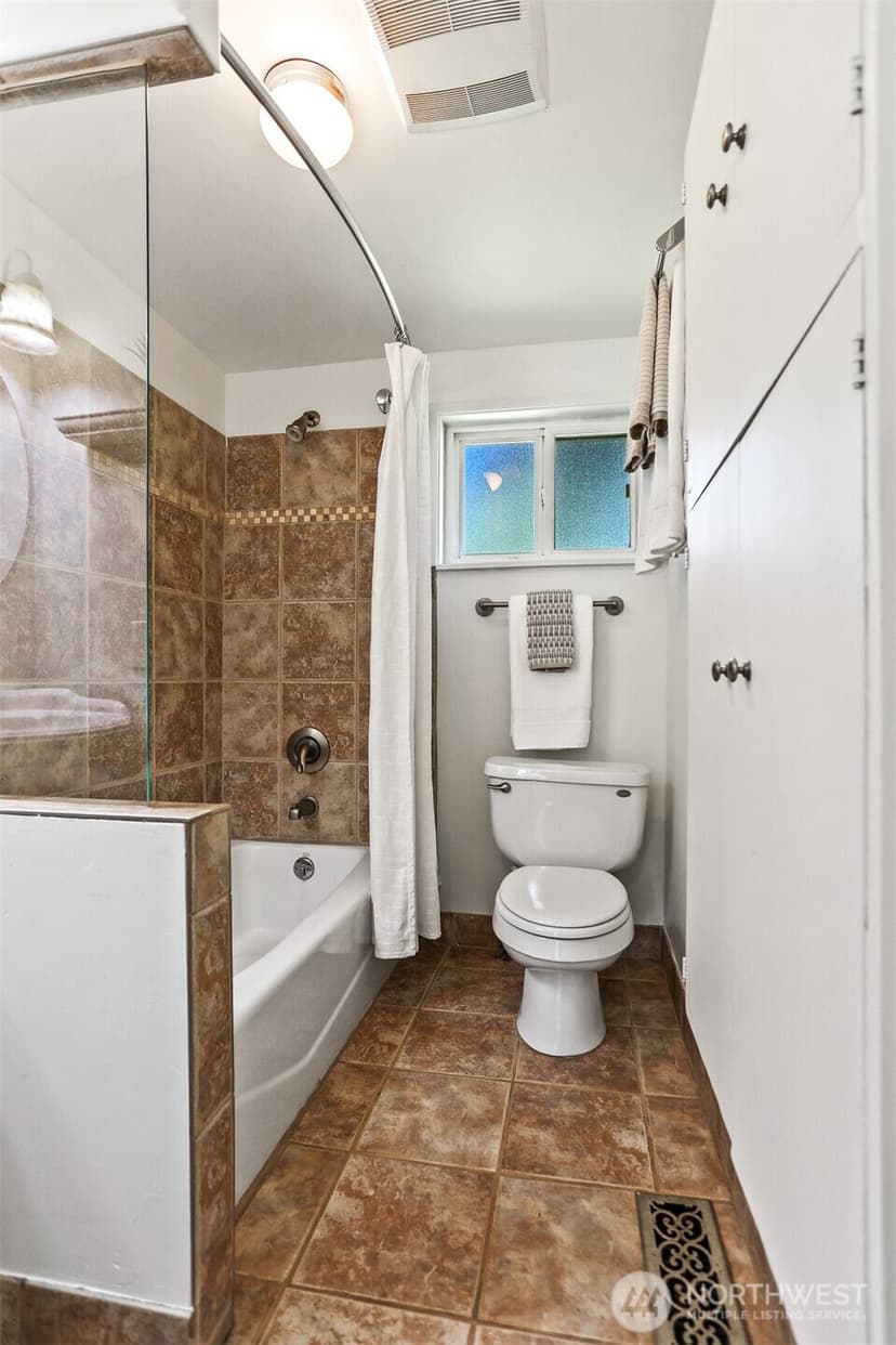 Property photo for 1257 S 116th Street, Burien photo 25