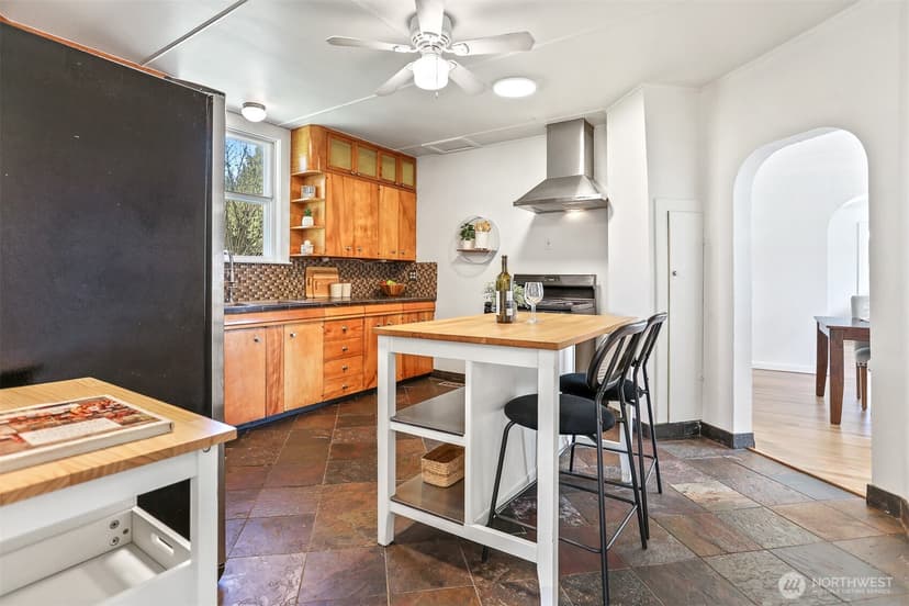 Property photo for 1257 S 116th Street, Burien photo 18