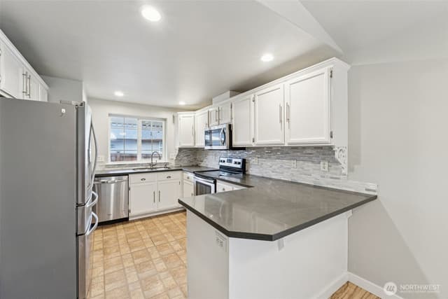 Property photo for 1724 147th Place SW, Lynnwood photo 3
