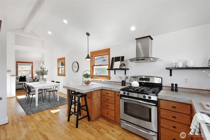 Property photo for 8333 27th Avenue NW, Seattle photo 12