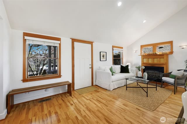 Property photo for 8333 27th Avenue NW, Seattle photo 5
