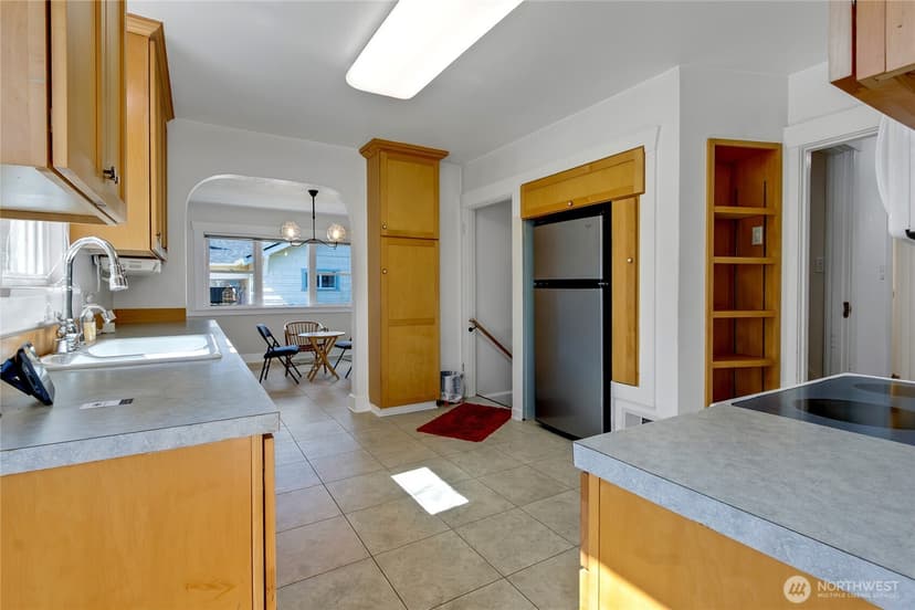 Property photo for 864 S Fife Street, Tacoma photo 9