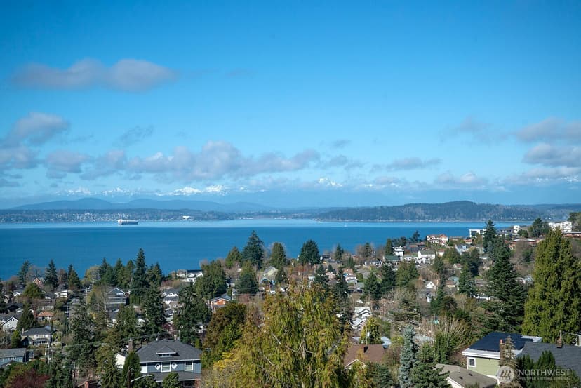Property photo for 4847 California Avenue SW #402, Seattle photo 20