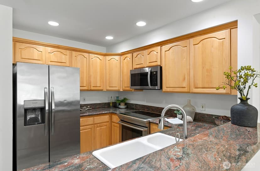 Property photo for 4847 California Avenue SW #402, Seattle photo 10