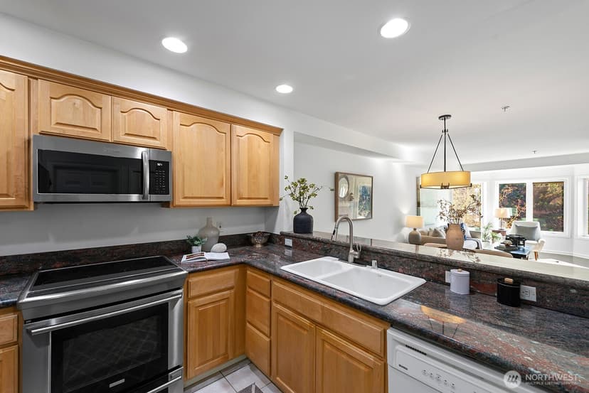 Property photo for 4847 California Avenue SW #402, Seattle photo 11