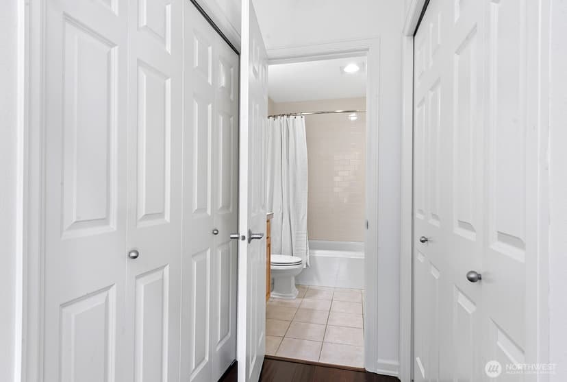 Property photo for 4847 California Avenue SW #402, Seattle photo 16