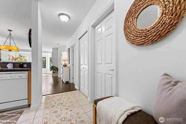 Property photo for 4847 California Avenue SW #402, Seattle photo 4