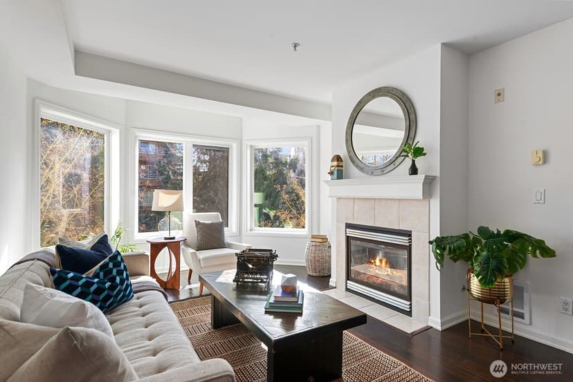 Property photo for 4847 California Avenue SW #402, Seattle photo 7