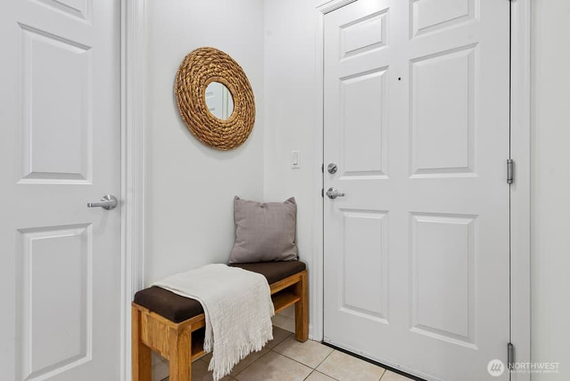 Property photo for 4847 California Avenue SW #402, Seattle photo 5