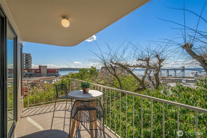 Property photo for 619 5th Avenue W #302, Seattle photo 8