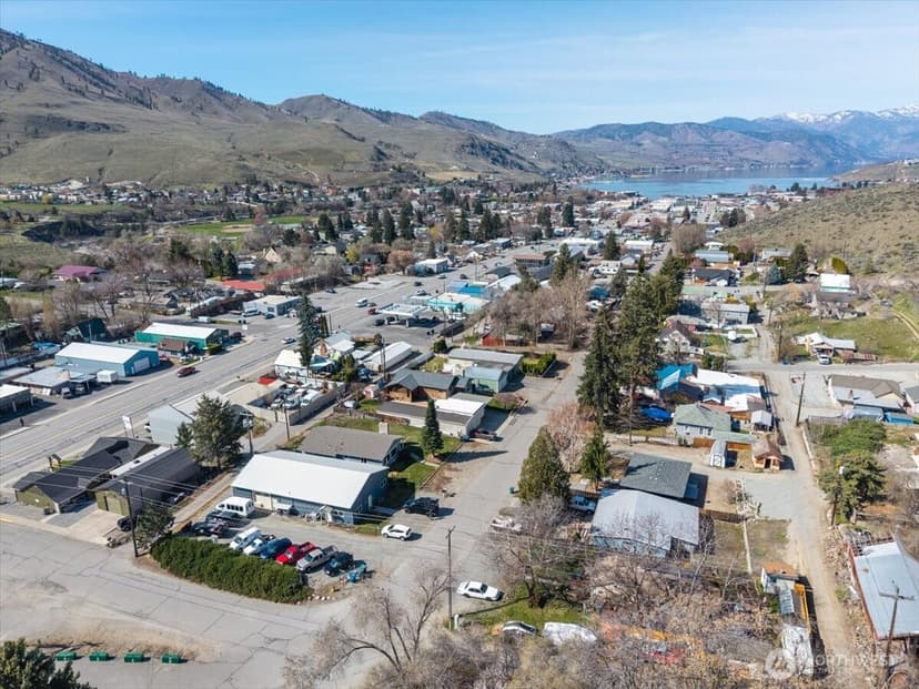 Property photo for 916 E Johnson Avenue, Chelan photo 31