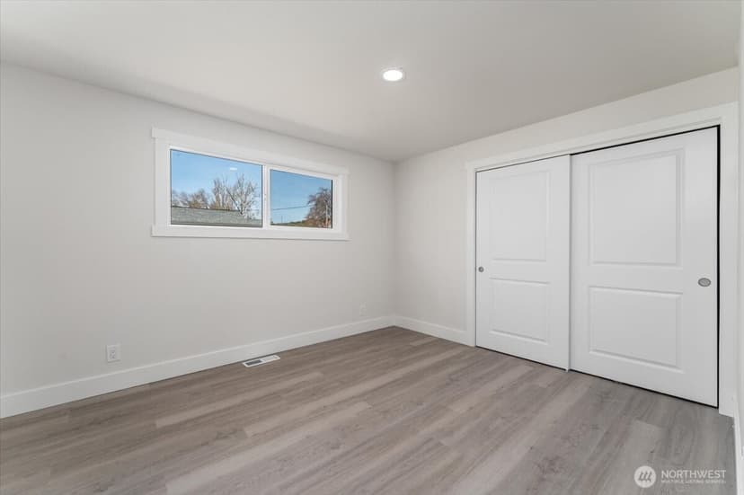 Property photo for 916 E Johnson Avenue, Chelan photo 29