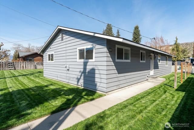 Property photo for 916 E Johnson Avenue, Chelan photo 4
