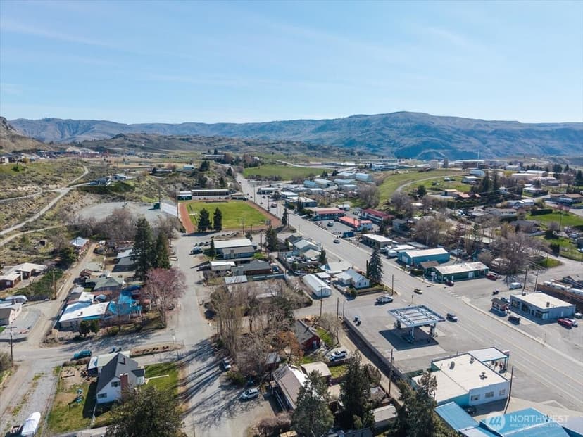 Property photo for 916 E Johnson Avenue, Chelan photo 36