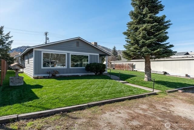 Property photo for 916 E Johnson Avenue, Chelan