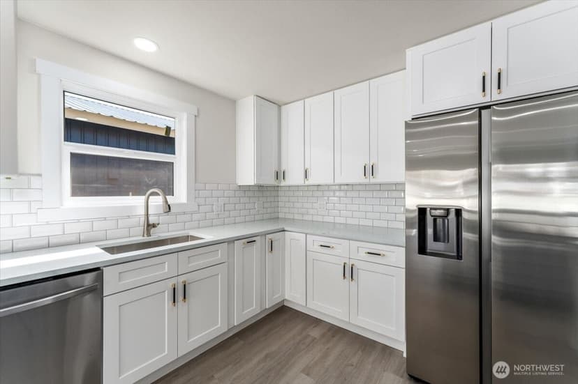 Property photo for 916 E Johnson Avenue, Chelan photo 10