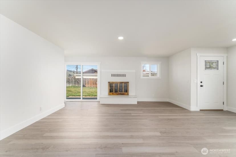 Property photo for 916 E Johnson Avenue, Chelan photo 15