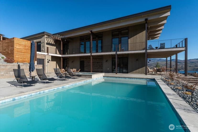 Property photo for 140 Clos Chevalle Road, Chelan photo 2