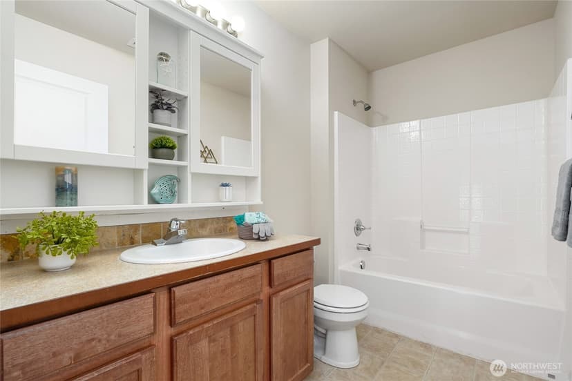 Property photo for 16019 2nd Avenue NE, Duvall photo 22