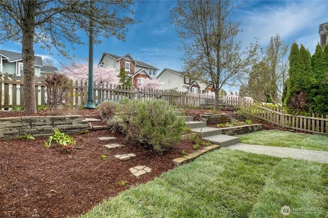 Property photo for 16019 2nd Avenue NE, Duvall photo 3