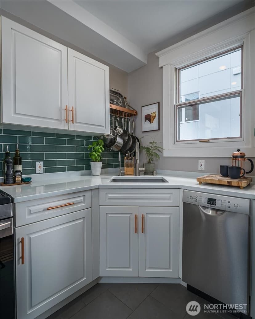 Property photo for 626 13th Avenue E #O, Seattle photo 8
