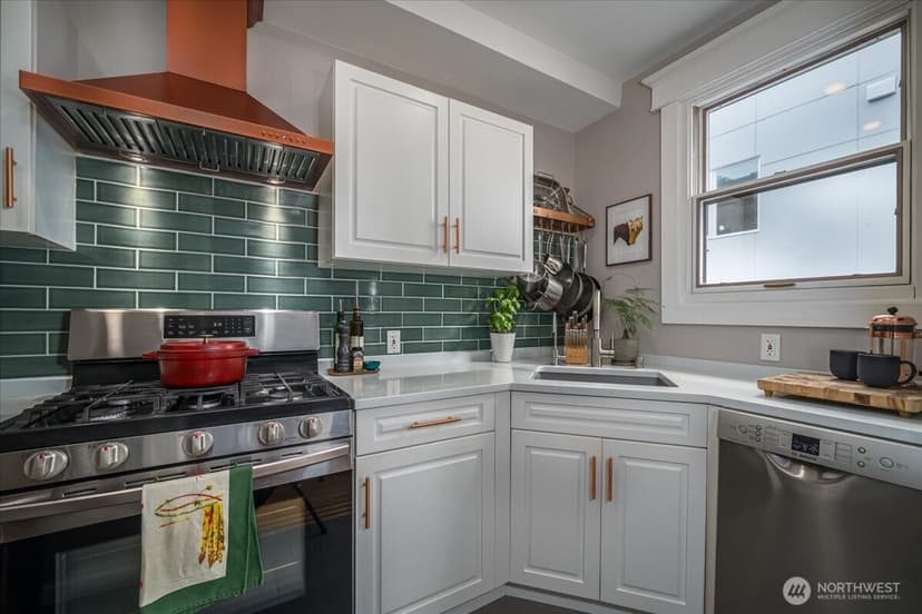 Property photo for 626 13th Avenue E #O, Seattle photo 6