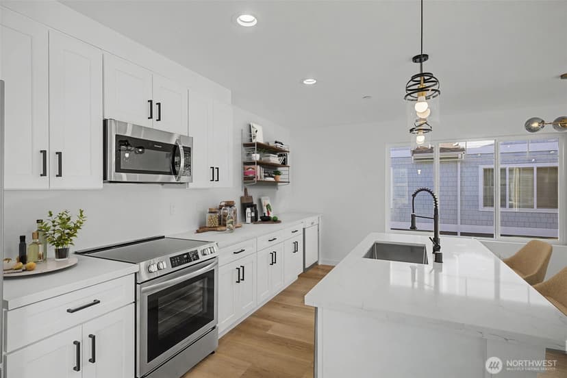 Property photo for 11014 6th Avenue W #A, Everett photo 2