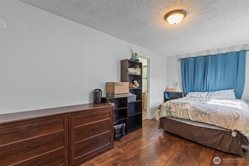 Property photo for 1711 4th Avenue NW, Puyallup photo 16