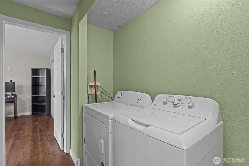 Property photo for 1711 4th Avenue NW, Puyallup photo 30