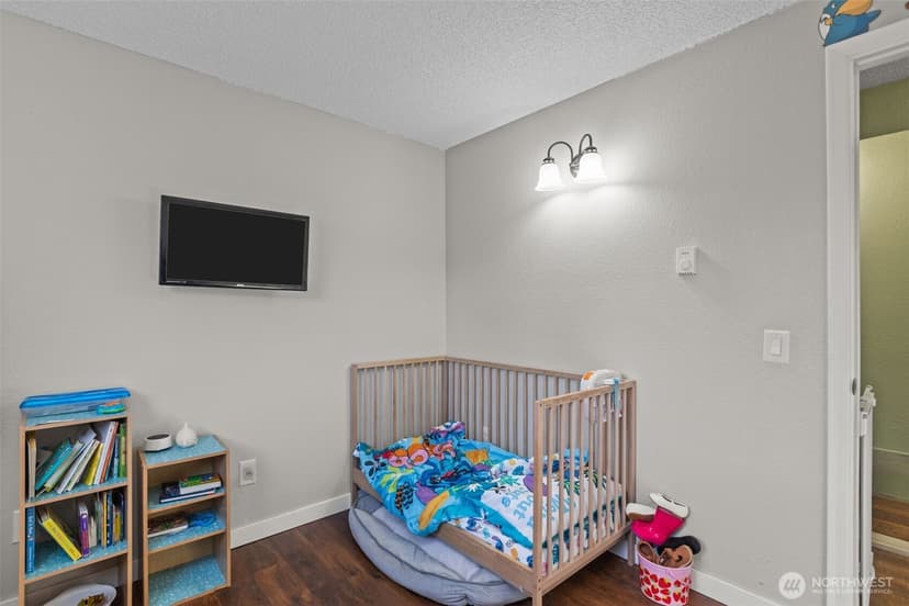 Property photo for 1711 4th Avenue NW, Puyallup photo 27
