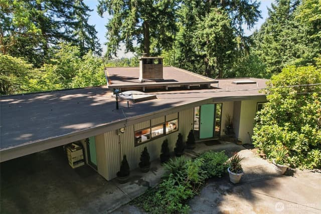 Property photo for 2650 120th Avenue NE, Bellevue photo 3