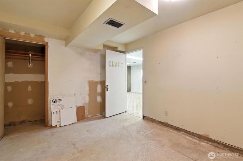 Property photo for 2650 120th Avenue NE, Bellevue photo 34