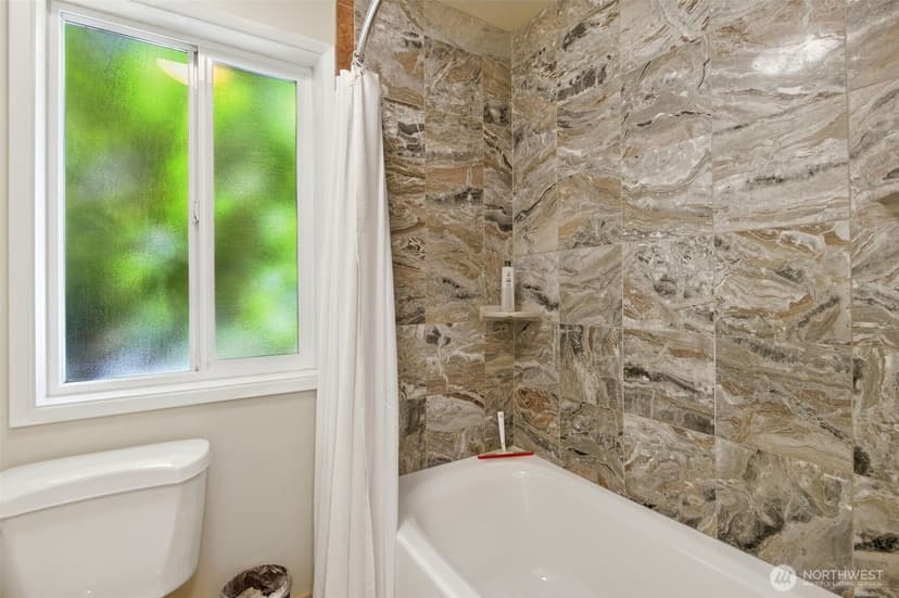 Property photo for 2650 120th Avenue NE, Bellevue photo 21