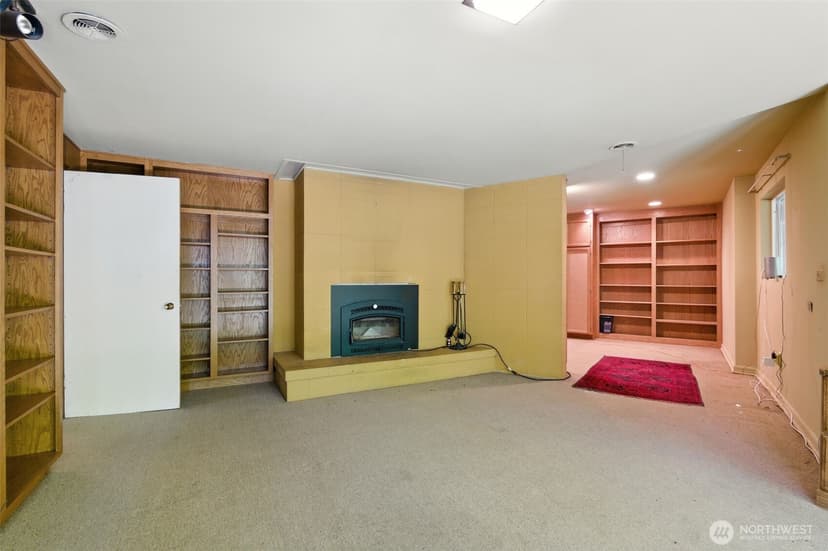 Property photo for 2650 120th Avenue NE, Bellevue photo 27